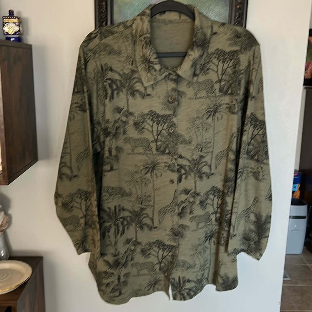 Ladies animal print blouse, size XL